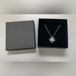 🌸 NEW Elegant Silver Women’s Love Knot Pendant Necklace